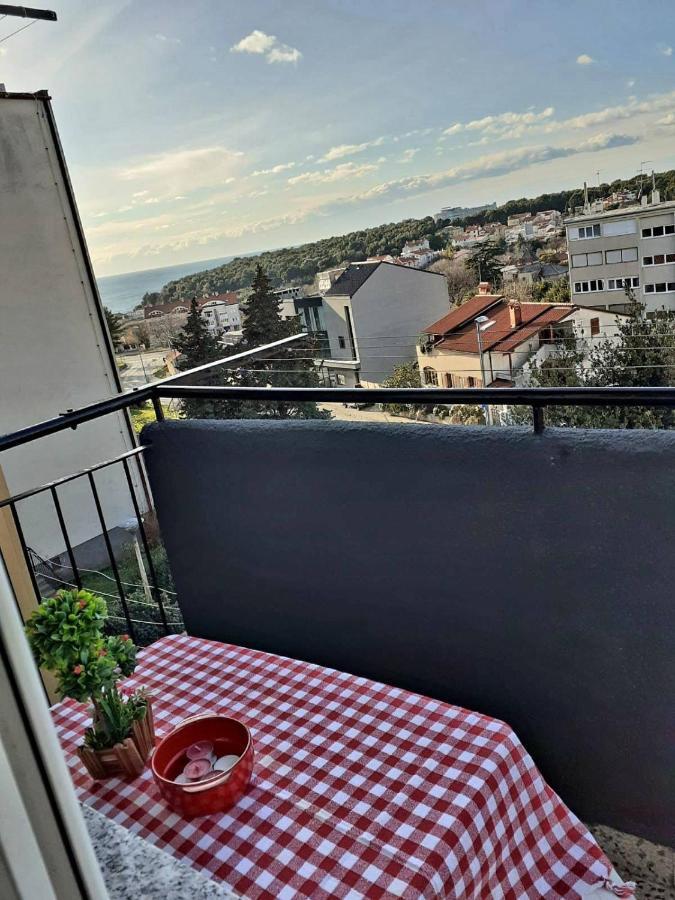 Nada 5 - Apartman S Pogledom Na More Apartment Pula Luaran gambar